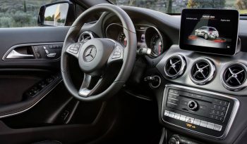 MERCEDES GLA completo